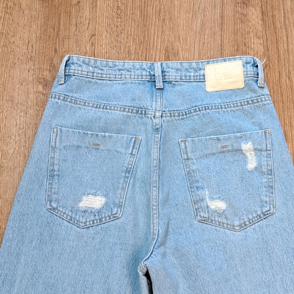 Zara High Waisted Straight Leg Distressed Light Wash Denim Jean Size 6 Misses - Picture 10 of 10